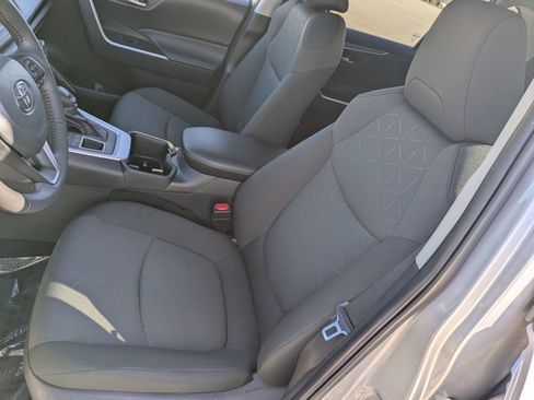 Used 2024 Toyota RAV4 XLE w/ Convenience Package image 19