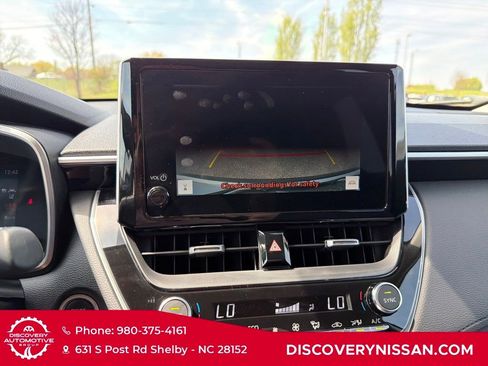 Used 2023 Toyota Corolla Cross XLE w/ Convenience Package FWD image 17