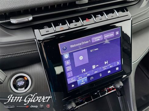 New 2025 Jeep Grand Cherokee Altitude image 31