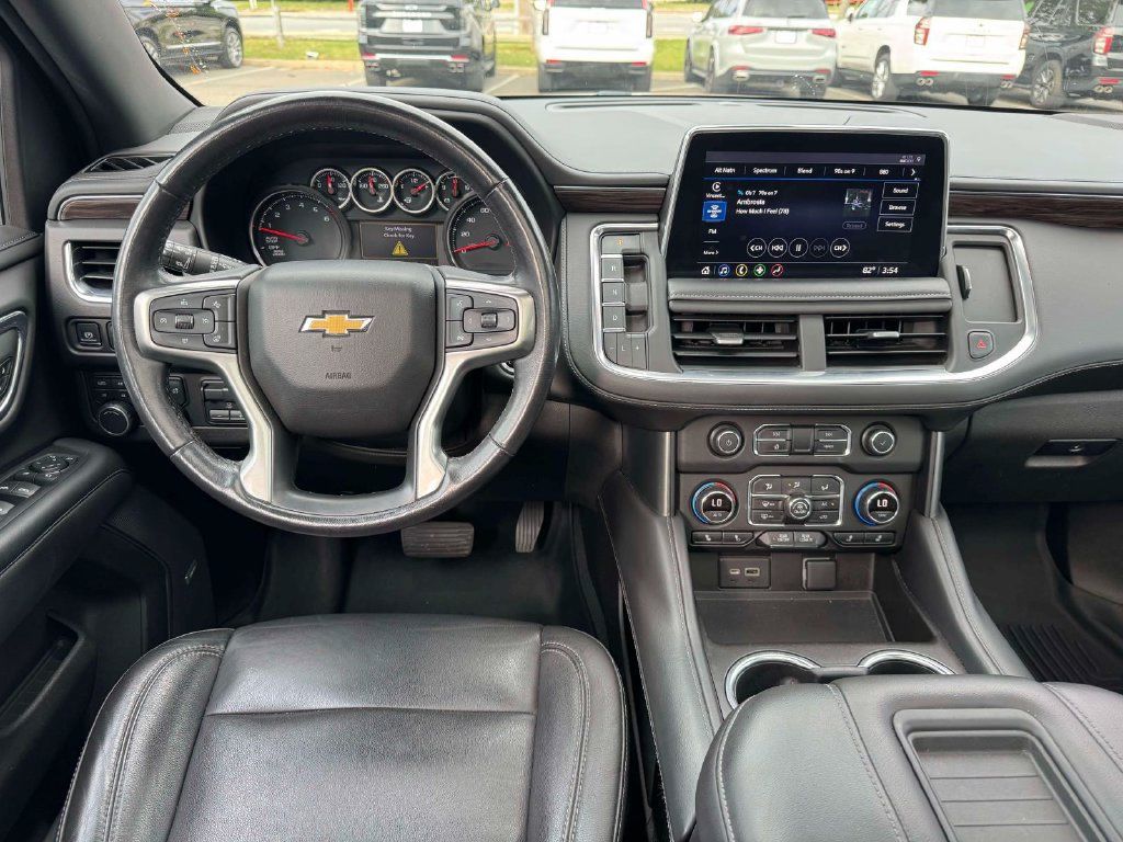 Used 2021 Chevrolet Suburban LT w/ LT Signature Package AWD/4WD image 19