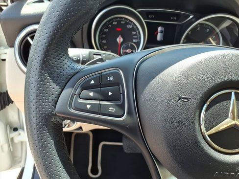 Used 2018 Mercedes-Benz GLA 250 image 16