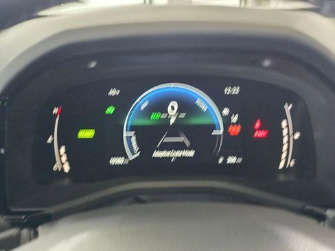 Used 2025 Toyota Camry SE image 28