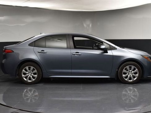 Used 2025 Toyota Corolla LE FWD image 8