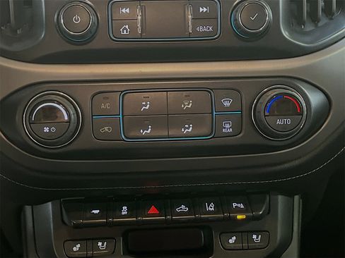 Used 2021 GMC Canyon Denali image 16