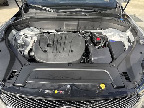 Used 2025 Volvo XC90 B5 Plus image 36