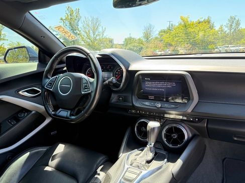 Used 2020 Chevrolet Camaro LT w/ Technology Package RWD image 17