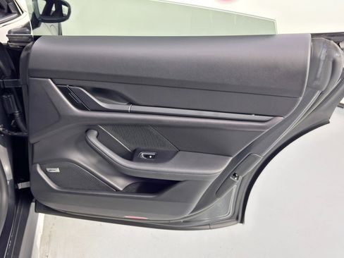 Used 2023 Porsche Taycan 4S w/ Technology Package image 47