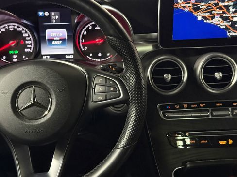 Used 2018 Mercedes-Benz GLC 300 4MATIC image 24