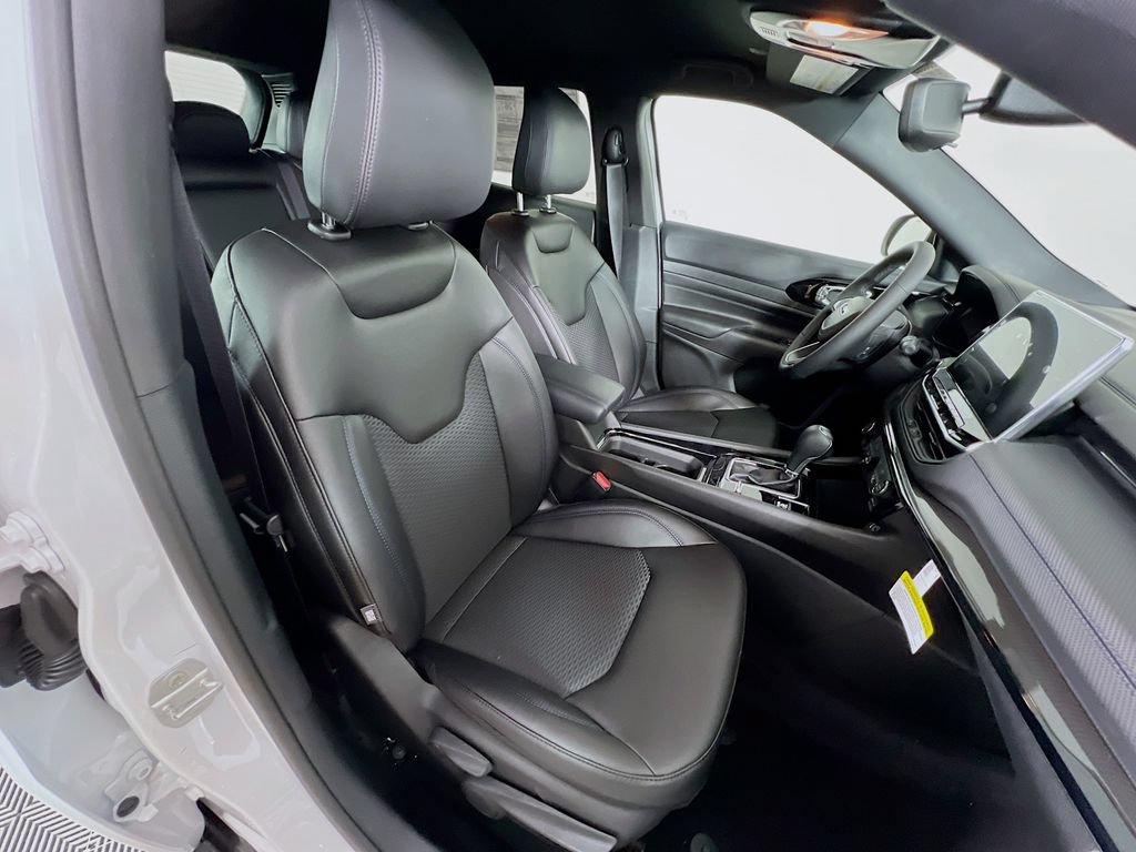 New 2026 Jeep Compass Latitude AWD/4WD image 27