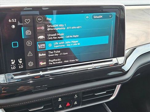 Used 2025 Volkswagen Atlas SE FWD image 14