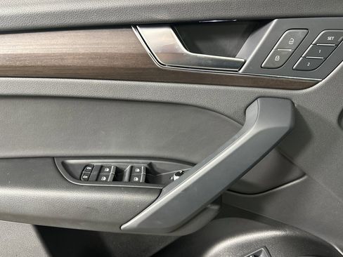 Used 2023 Audi Q5 2.0T Premium w/ Convenience Package image 10