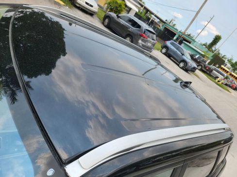 Used 2017 Land Rover Range Rover Evoque SE image 12