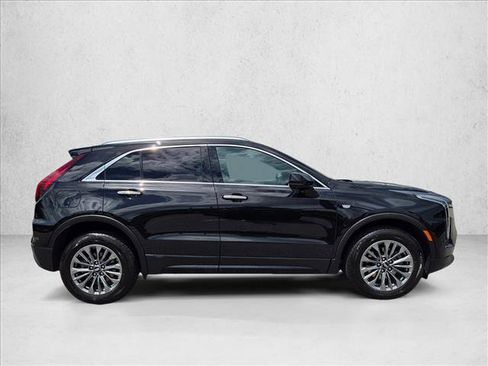 Used 2025 Cadillac XT4 Premium Luxury FWD image 9