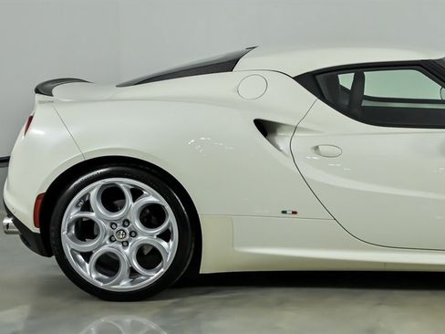 Used 2016 Alfa Romeo 4C Coupe w/ Coupe Track Package 1 RWD image 11