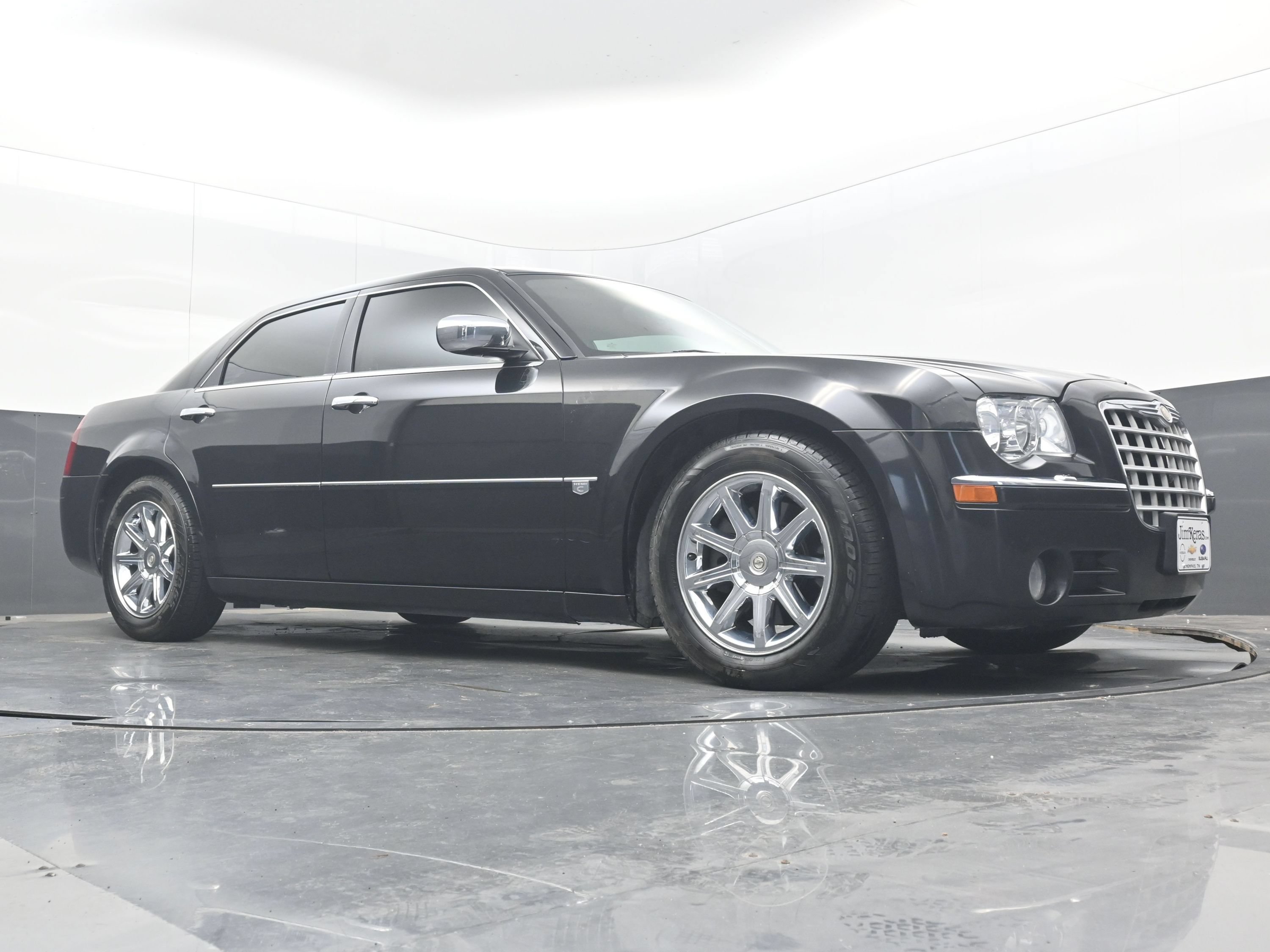 Used 2005 Chrysler 300 C w/ Navigation & Sound Group II RWD image 23