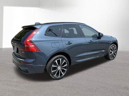 Used 2023 Volvo XC60 B5 Plus w/ Protection Package Premier AWD/4WD image 3