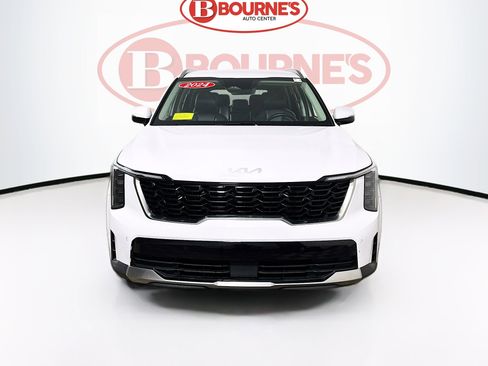 Used 2024 Kia Sorento S image 5