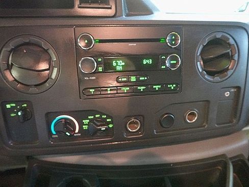 Used 2009 Ford E-350 and Econoline 350 Super Duty image 15