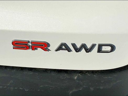 Used 2025 Nissan Kicks SR image 15