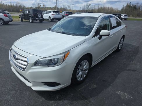 Used 2017 Subaru Legacy 2.5i Premium AWD/4WD image 3