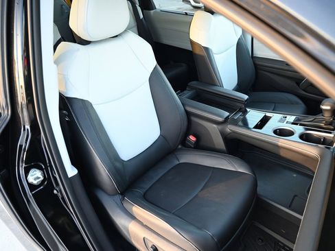 Used 2025 Toyota Sienna XSE image 44