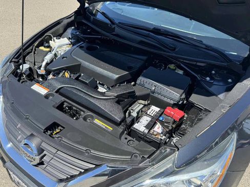 Used 2016 Nissan Altima 2.5 SL FWD image 39