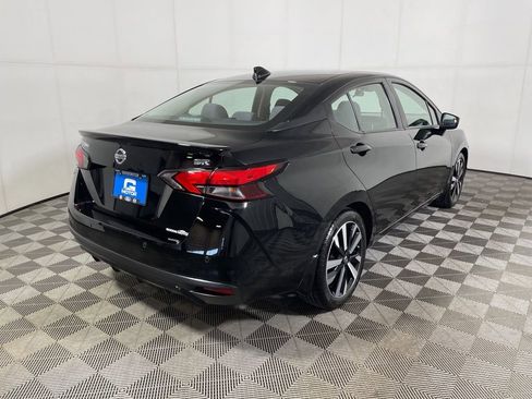Used 2022 Nissan Versa SR image 7