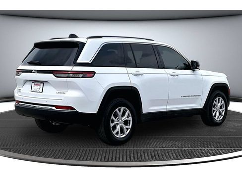 Certified 2022 Jeep Grand Cherokee Limited AWD/4WD image 18