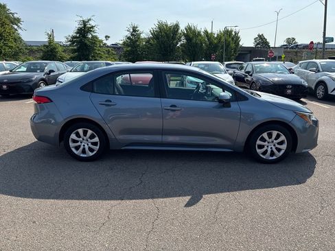 Used 2020 Toyota Corolla LE FWD image 8
