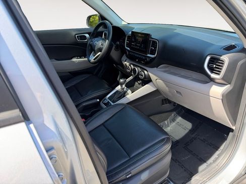 Used 2021 Hyundai Venue SEL w/ Premium Package FWD image 26