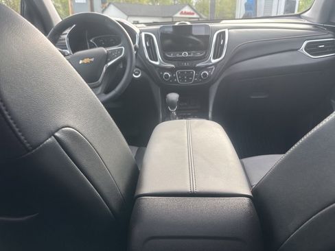 Used 2023 Chevrolet Equinox Premier image 12