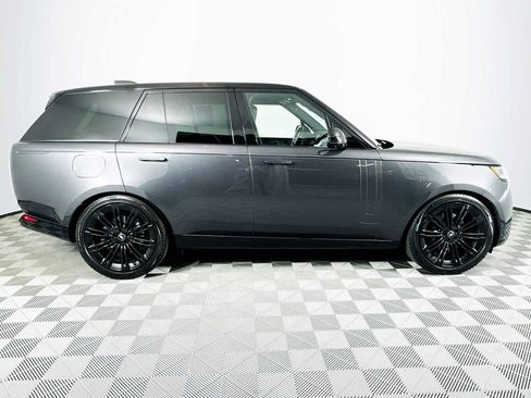 Used 2023 Land Rover Range Rover SE image 4