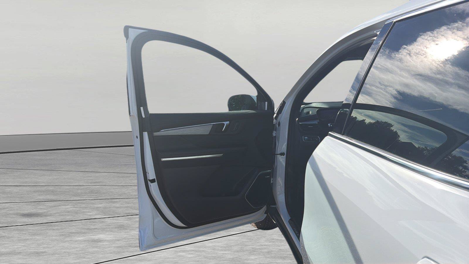 New 2026 Buick Enclave Preferred w/ LPO, Floor Liner Package AWD/4WD image 15