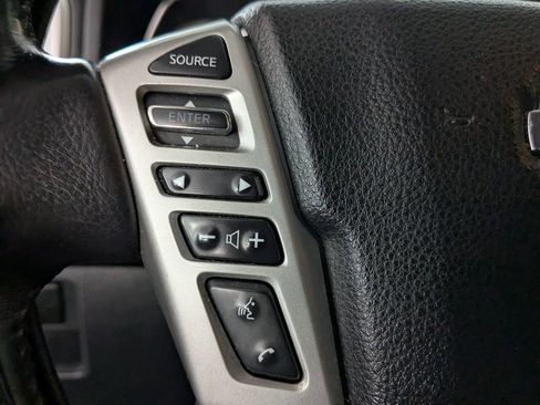 Used 2019 Nissan Titan SV w/ SV Convenience Package image 17