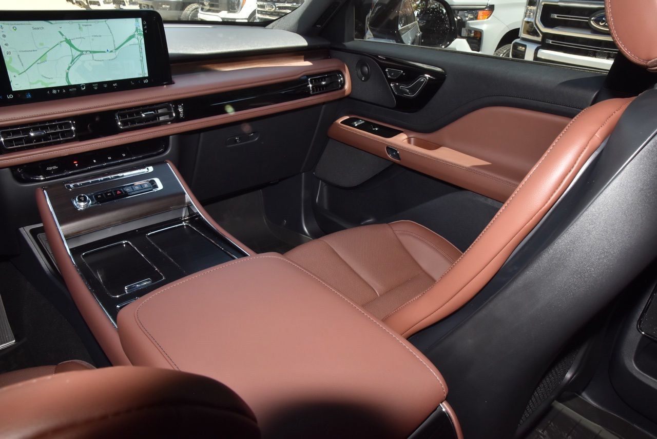 New 2026 Lincoln Aviator Reserve AWD/4WD image 18