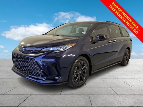Certified 2025 Toyota Sienna XSE FWD image 4