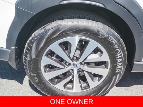 Used 2025 Subaru Outback AWD/4WD image 8