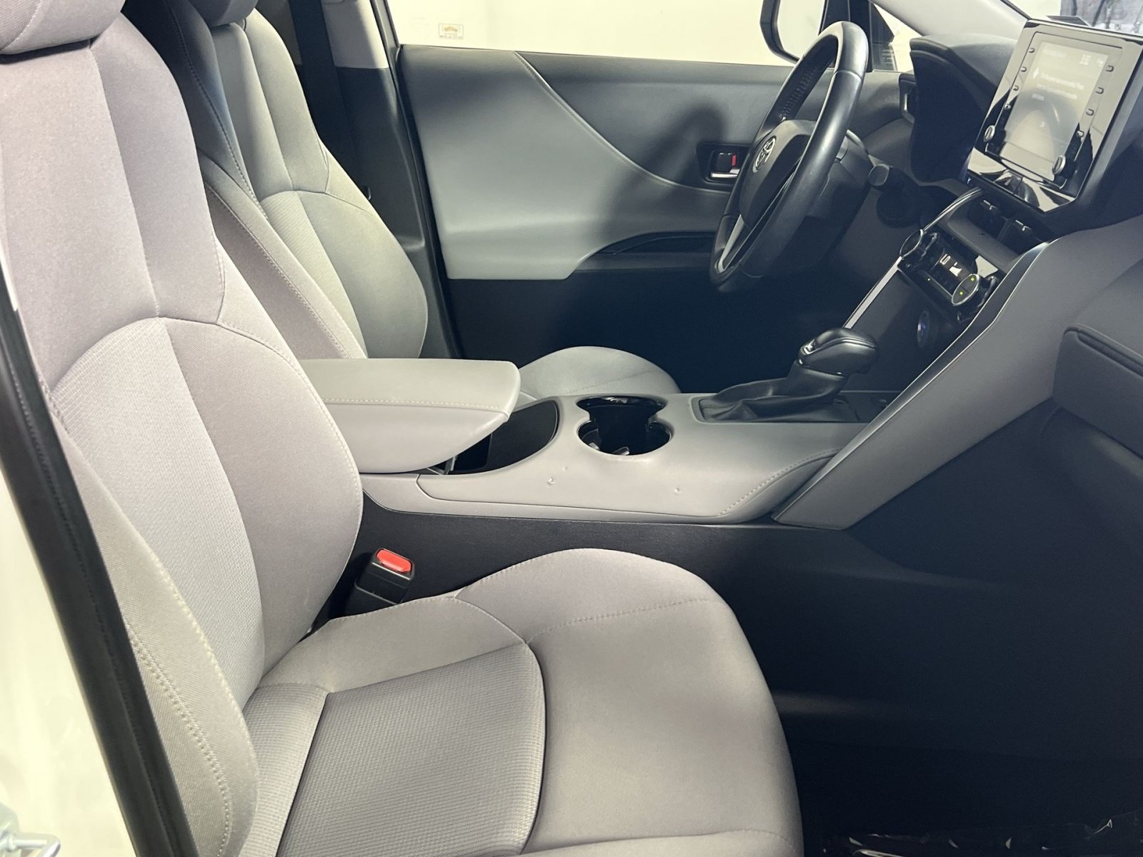 Used 2021 Toyota Venza LE w/ Carpet Mat Package (TMS) AWD/4WD image 28