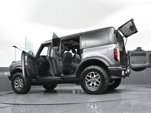 Used 2025 Ford Bronco Badlands image 50