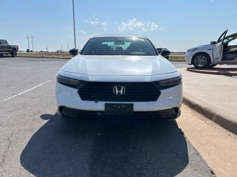 Used 2023 Honda Accord Sport image 2