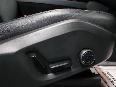 Used 2018 Volvo XC90 T5 Momentum w/ Convenience Package image 14