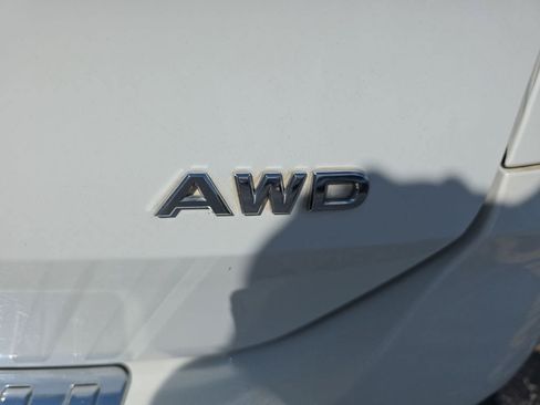 Used 2017 Nissan Rogue S AWD/4WD image 4