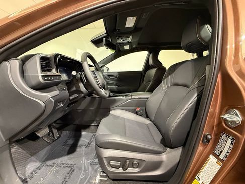 Certified 2026 Toyota Crown Signia AWD/4WD image 13