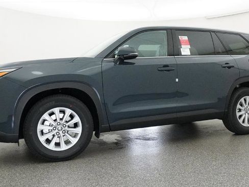 New 2026 Toyota Grand Highlander XLE FWD image 7