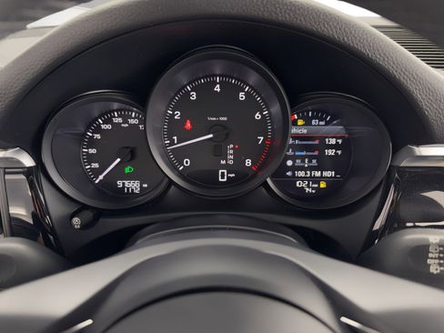 Used 2022 Porsche Macan image 26