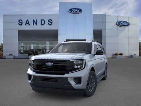New 2026 Ford Expedition Active image 2