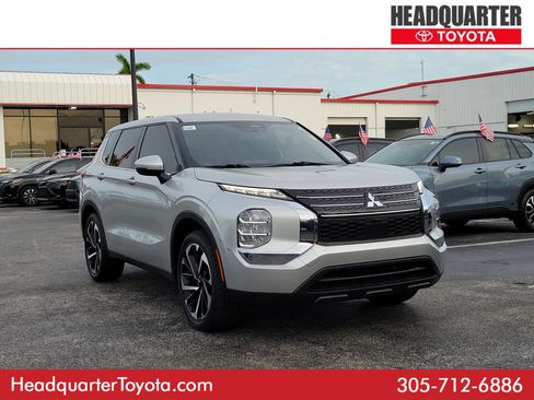 Used 2022 Mitsubishi Outlander ES FWD image 1