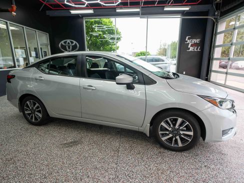 Used 2024 Nissan Versa SV w/ Trunk Package FWD image 5