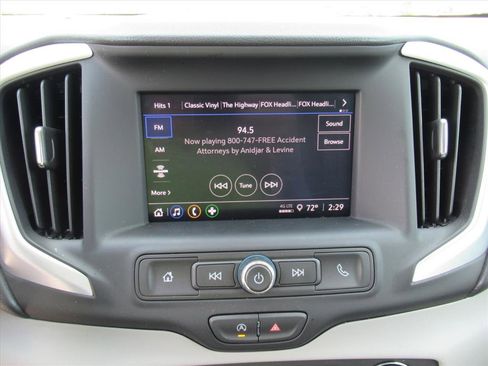 Used 2024 GMC Terrain SLE w/ Driver Convenience Package image 24