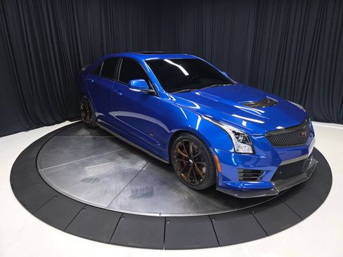 Used 2018 Cadillac ATS V w/ Luxury Package RWD image 16